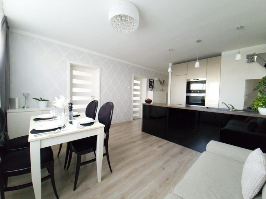 Apartamento Uroczy, Jasny Apartament Oraz Bezplatny Parking! Cracovia Exterior foto