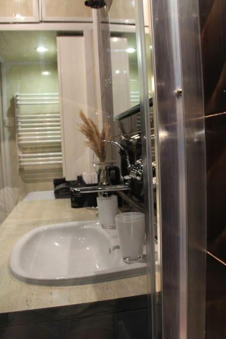 Apartamento Uroczy, Jasny Apartament Oraz Bezplatny Parking! Cracovia Exterior foto