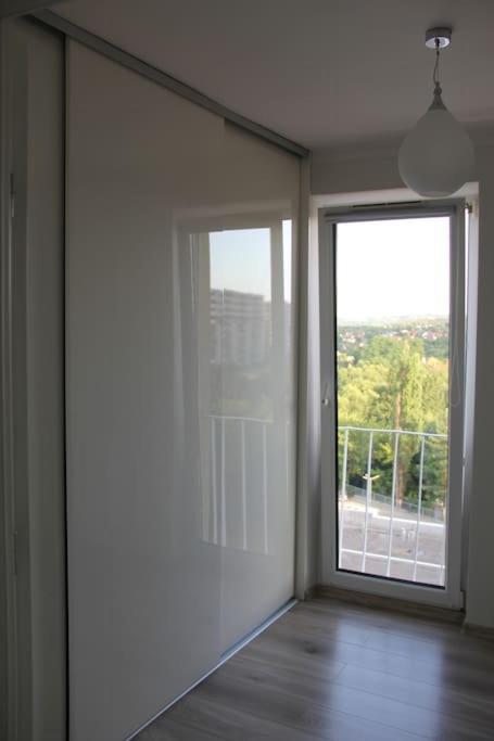 Apartamento Uroczy, Jasny Apartament Oraz Bezplatny Parking! Cracovia Exterior foto